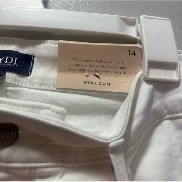 Women’s Jeans - Picture 3 of 8